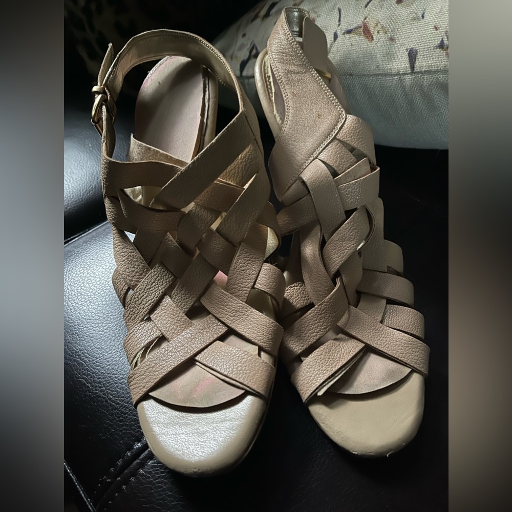 Size 9 leather strappy dress sandals